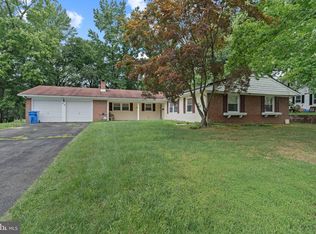 36 Crestview Dr, Willingboro, NJ 08046