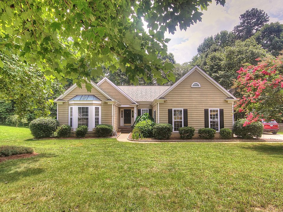 1st image of 149 Castleton Dr