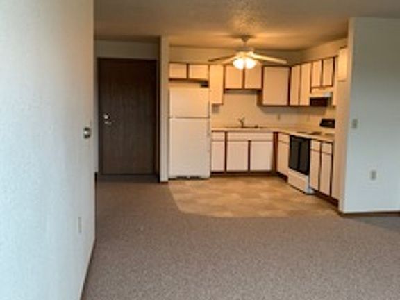 5th image of 550 Cottonwood Ave APT 107