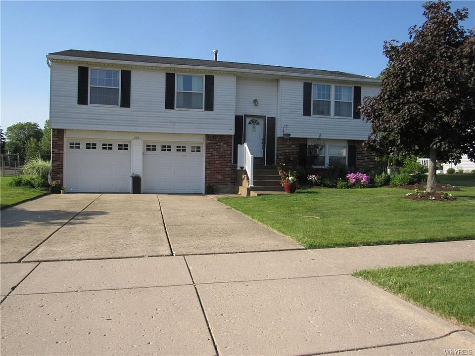 1st image of 104 Roycroft Dr