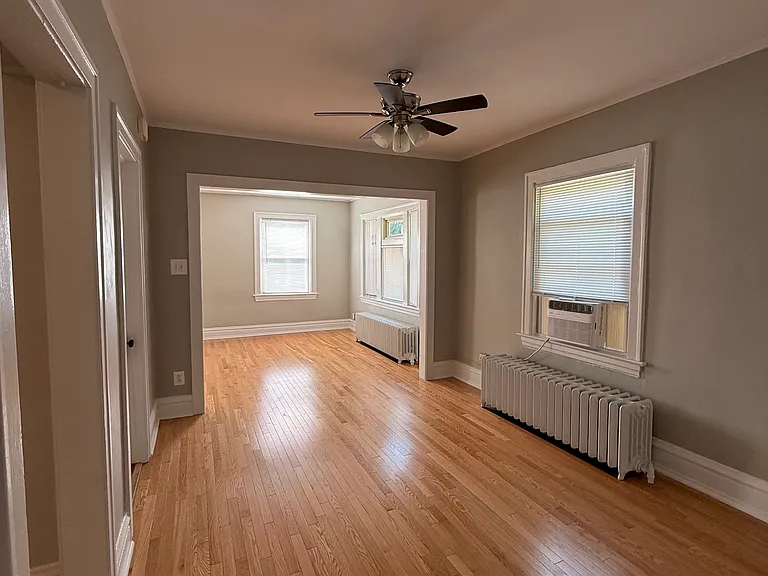 132 Circle Ave #2R — Photo 5