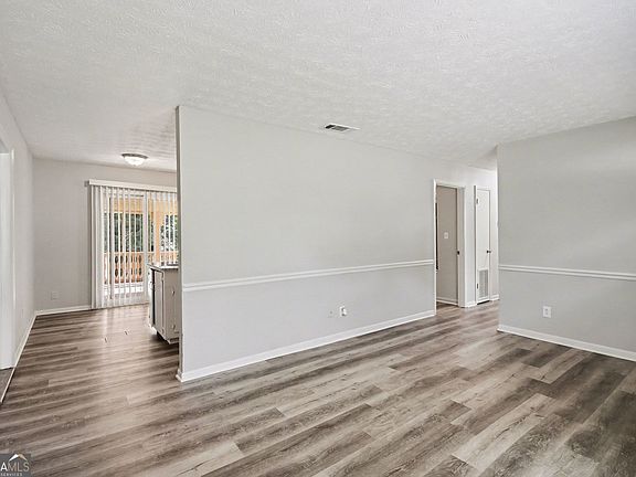 5th image of 2280 Chestnut Log Loop