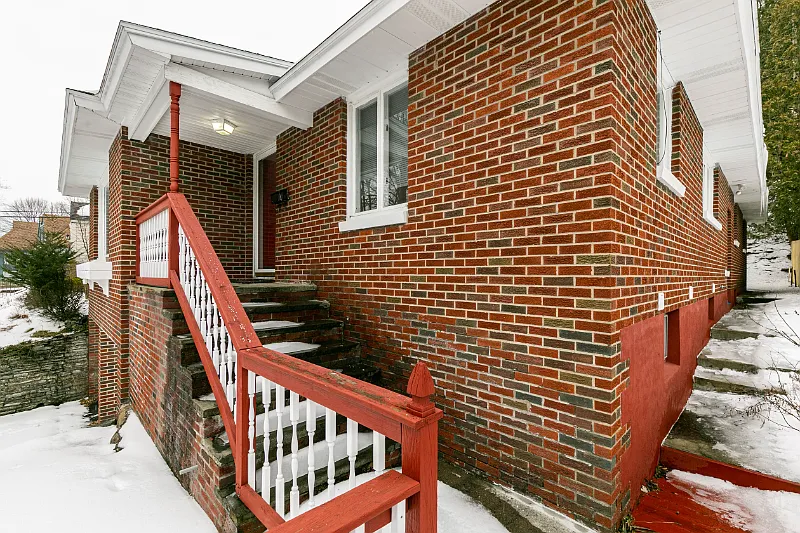 6 bed, 1822 sqft, $3,100 — Photo 2