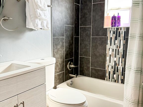 5th image of 708 N Desert Ave #1