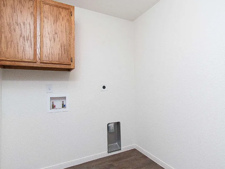 6705 University Village Way #B — Photo 17