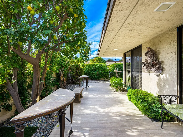 1 Briarcliff Ct — Photo 51