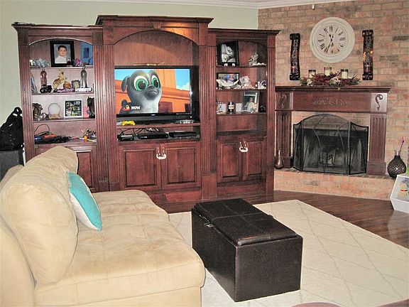 4th image of 200 Gaynell Dr