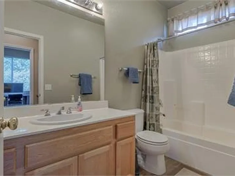 2124 Caravaggio Dr — Photo 10