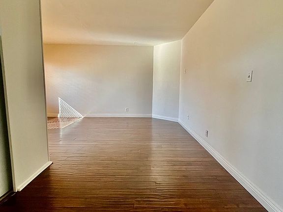 3rd image of 1432 Robinson Ave APT 6