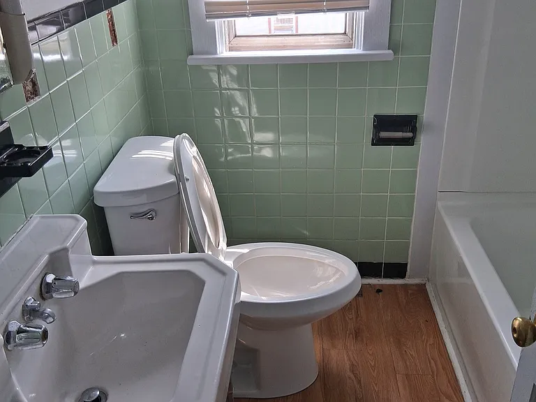 545 Maple St #6 — Photo 7