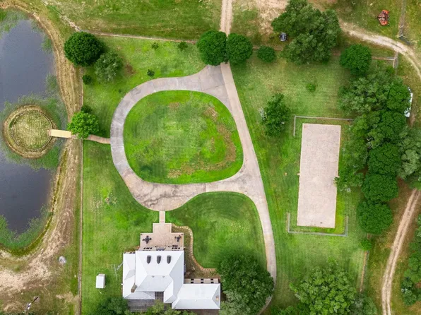 2751 Fm 2434, Columbus, TX 78934