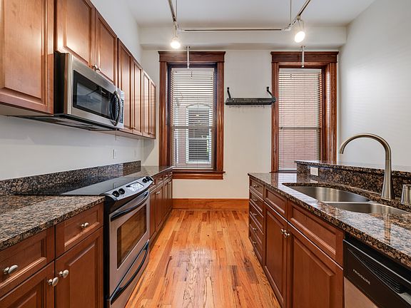 4th image of 1209 N Franklin St #E