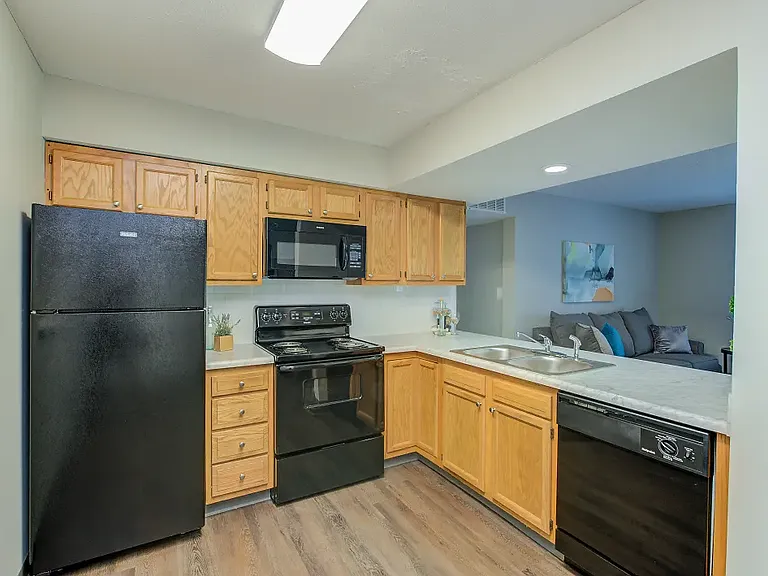 Hilltop Ridge Apartments — Photo 4