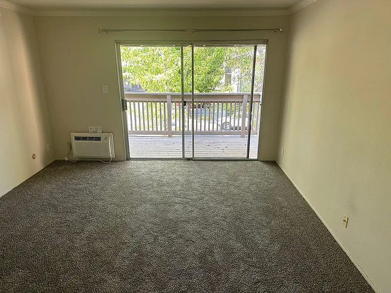 100 Devon Avenue — Photo 5