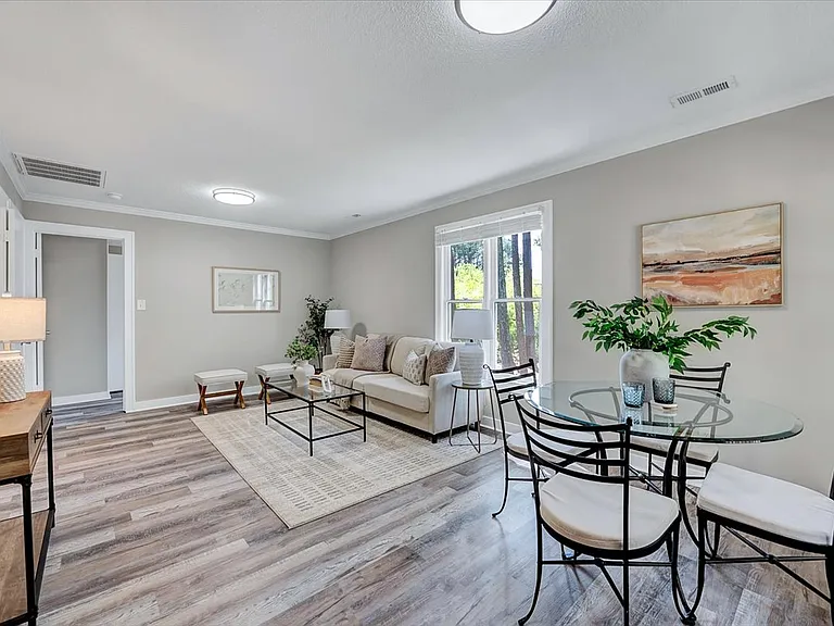 150 Carmichael Ct #150 — Photo 2