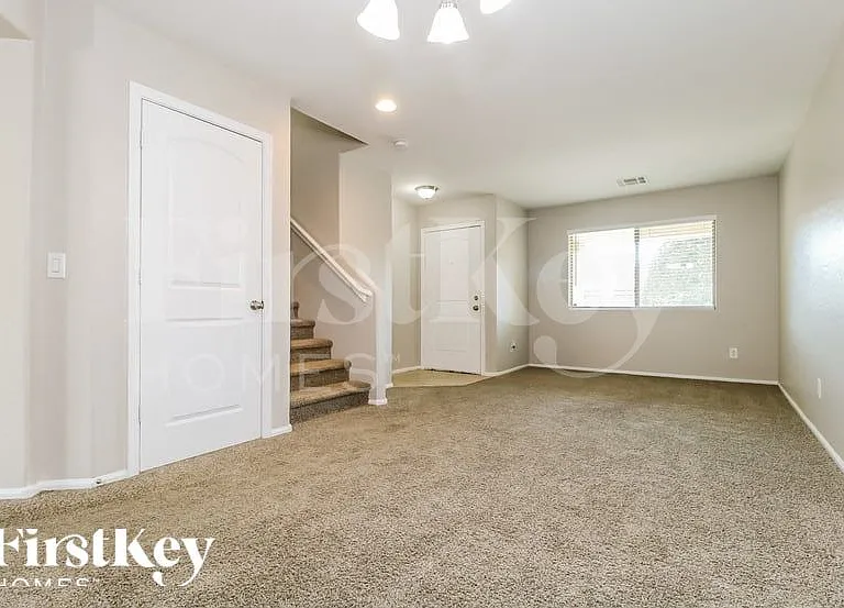 10222 W Hess St — Photo 5