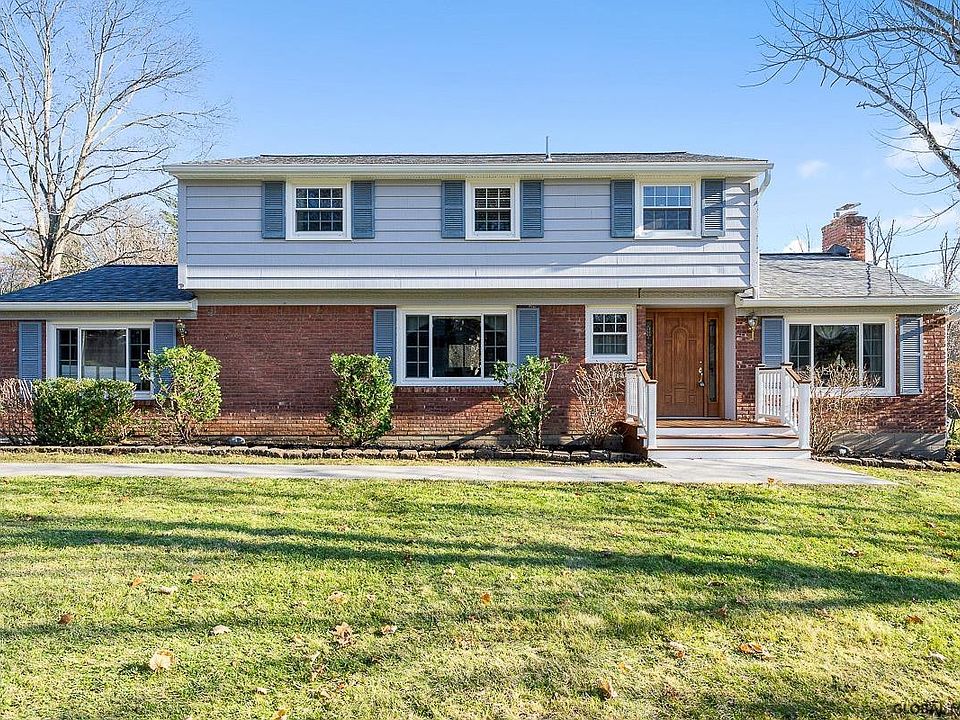 1st image of 10 Anita Dr