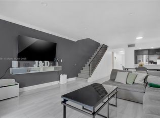 Puerta Del Sol Condo, Miami, FL 33176