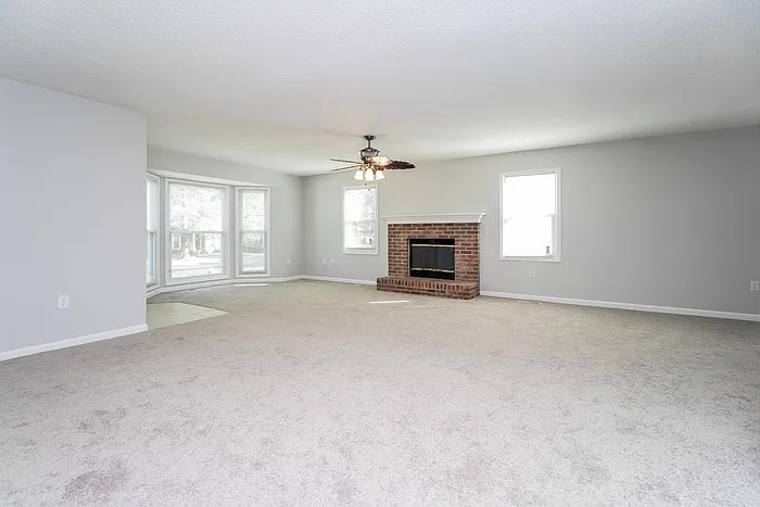 120 Suffolk Dr — Photo 3