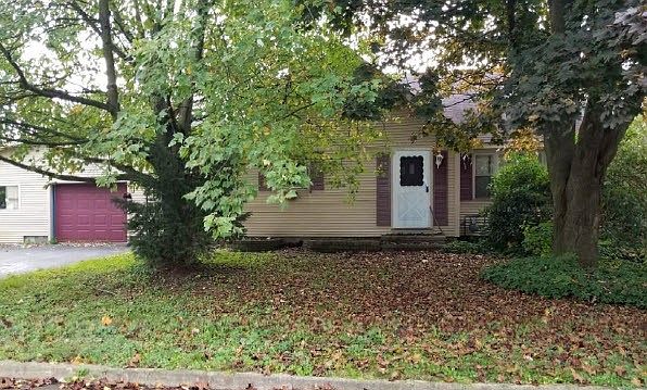 2nd image of 5 Sheridan Dr