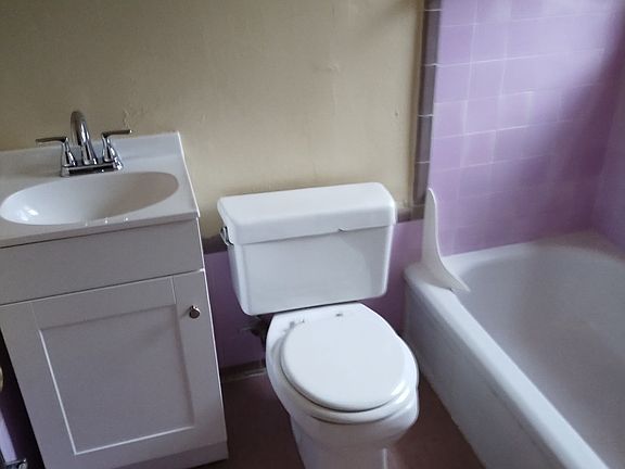 5th image of 121 Mount Lebanon Blvd APT 9
