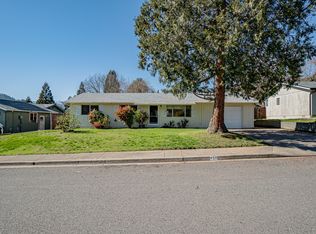 410 Nugget Dr, Rogue River, OR