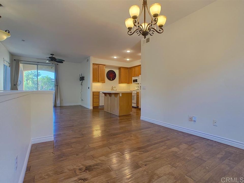 2nd image of 3223 Dehesa Rd Unit 28