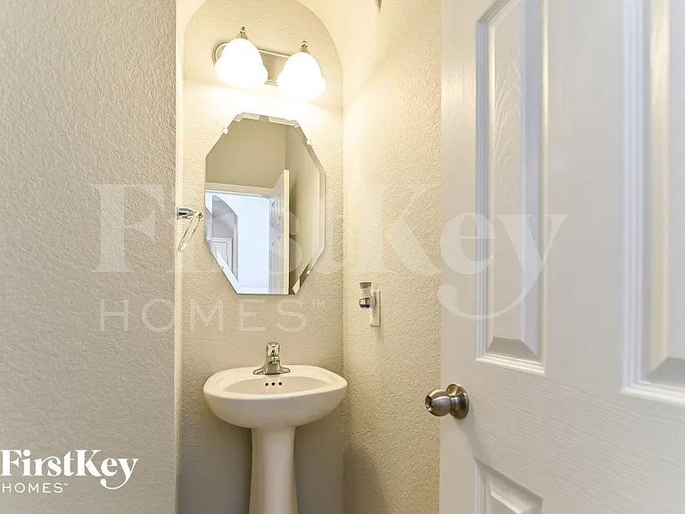 26108 Knights Tower Ct — Photo 13