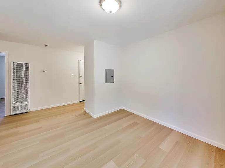 16878 Meekland Ave #4 — Photo 9
