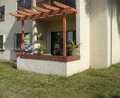 Building Photo - 8650 SW 149th Ave #305