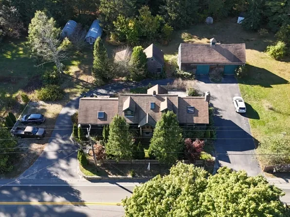 257 Tremont St, Carver, MA 02330
