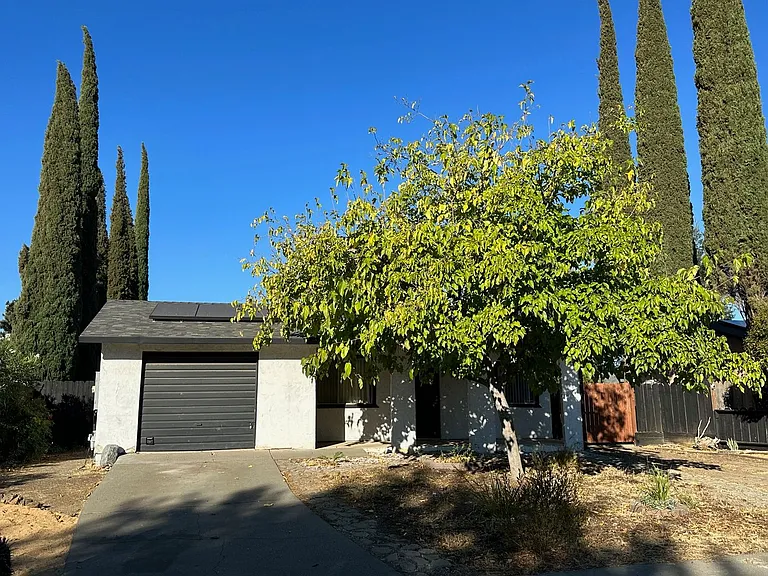 918 Cortina Dr — Photo 23