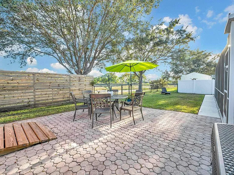 5464 NW Milner Dr — Photo 44
