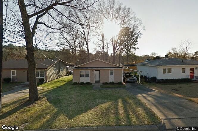 1st image of 916 Chalmers St