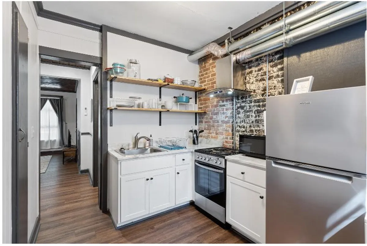 Building Photo - 104 N Ann St #1B