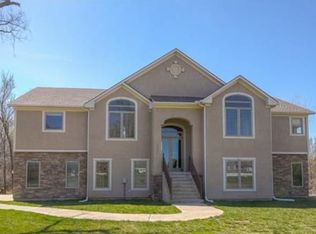 18620 Berryhill Dr, Stilwell, KS 66085