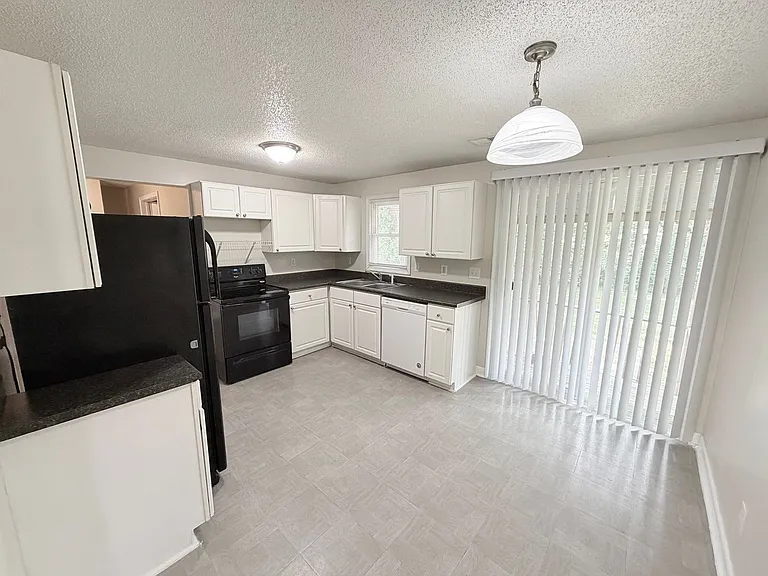 6215 Lathrop Ave — Photo 2