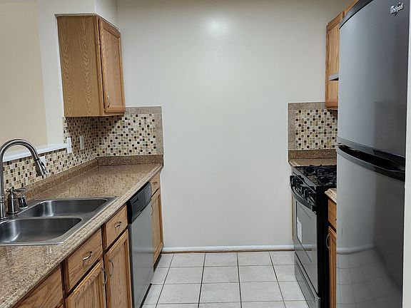 2nd image of 14100 Farnsworth Ln #3305