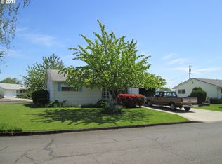 2040 Country Club Rd, Woodburn, OR 97071