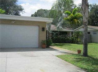 5772 Blossom Lake Dr, Seminole, FL 33772