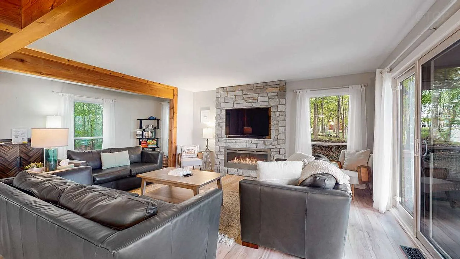 6 bed, 2.0 bath, 1829 sqft, $11,237 — Photo 1