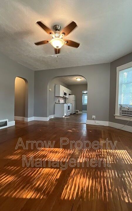 1st image of 6205 Ballard Ave #1