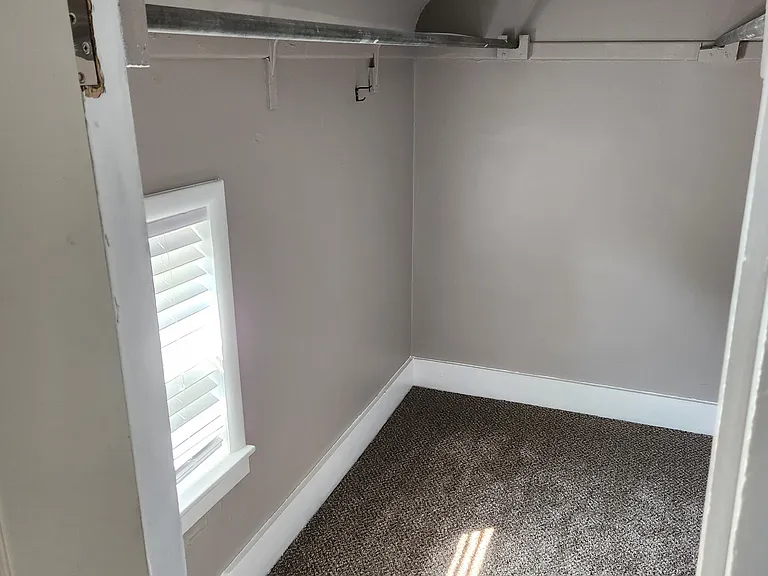912 Elm St — Photo 12