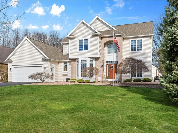 30 Coventry Dr, Spencerport, NY 14559