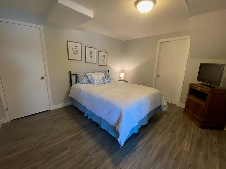 631 Saint James St #B — Photo 9