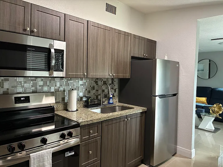 1558 NW 5th Ave — Photo 1