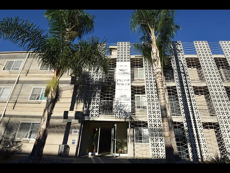 Hilltop Terrace — Photo 11