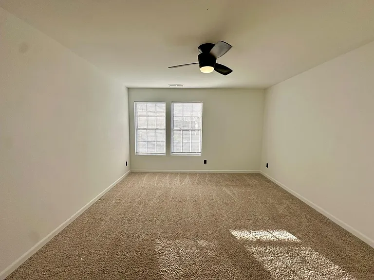 340 Zander Woods Ct — Photo 8