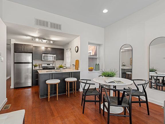 3rd image of 802 N 16th St #1