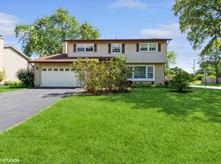 1101 E Ironwood Dr, Glenview, IL